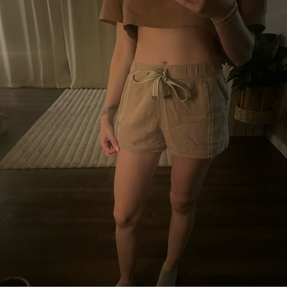 American eagle stretchy shorts